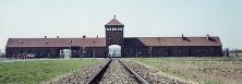 Entrada principal al campo de Auschwitz-Birkenau